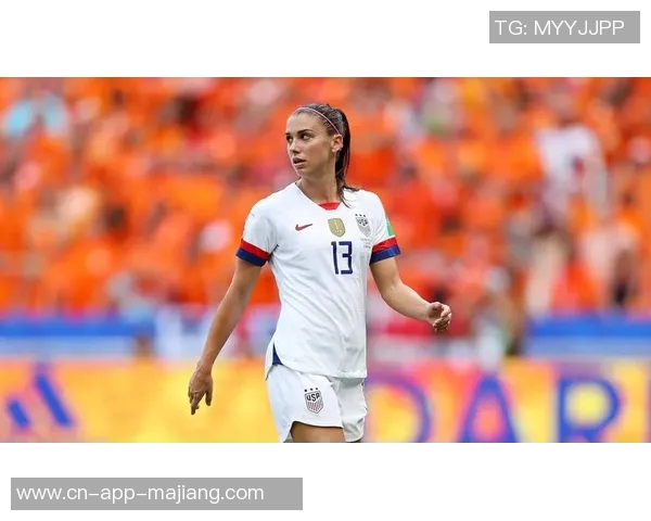 女足球员因成人平台内容遭开除收入翻百倍引发热议